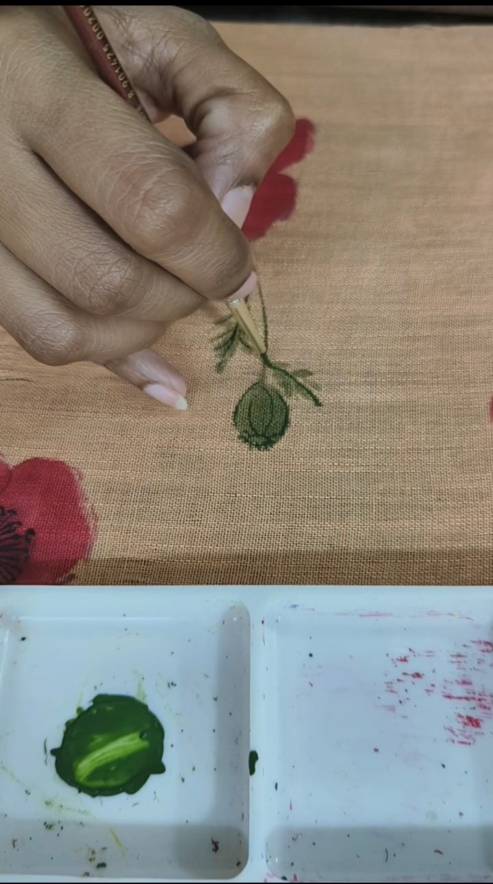 Premium Hand-Painted Sarees online with elegant artistic detailing